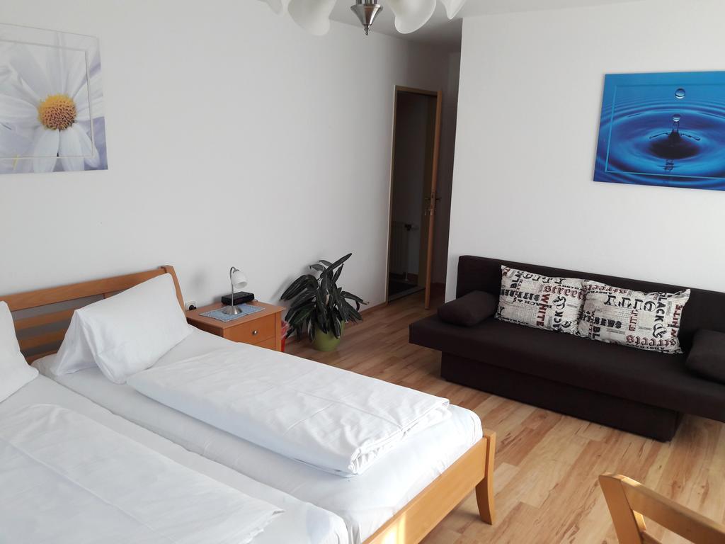 Gasthof-Pension Silvia Haibach ob der Donau Екстер'єр фото